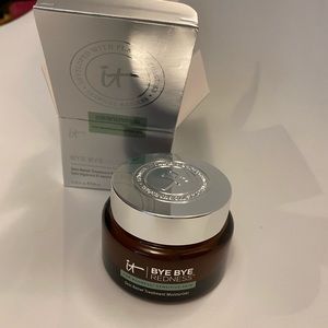 New IT Cosmetics ‘Bye Bye Redness’ moisturizer